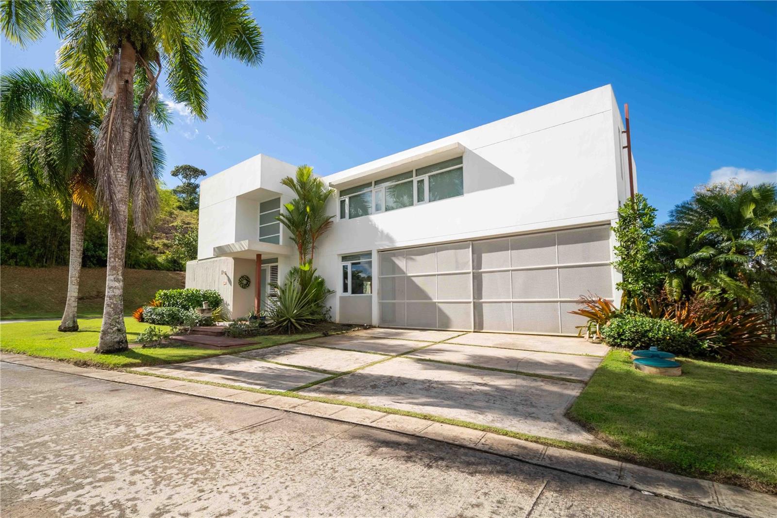 LOS ALTOS DEVELOPMEN CIUDAD JARDÍN GURABO #204