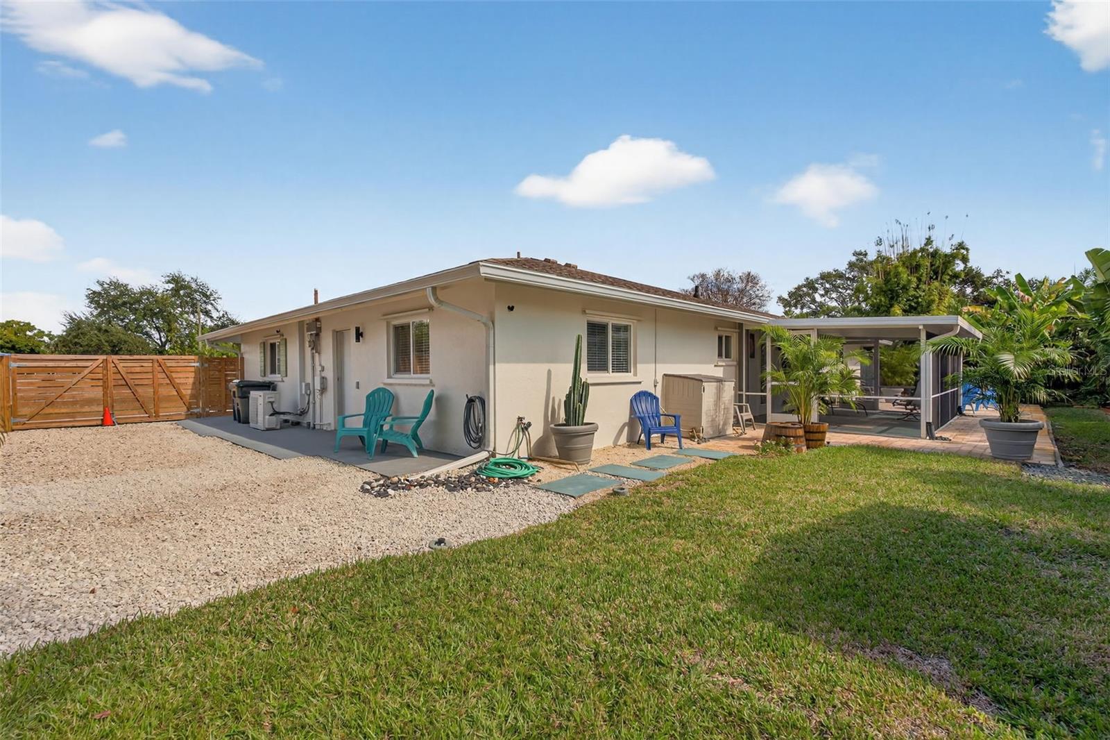 SOUTH GATE - Residential