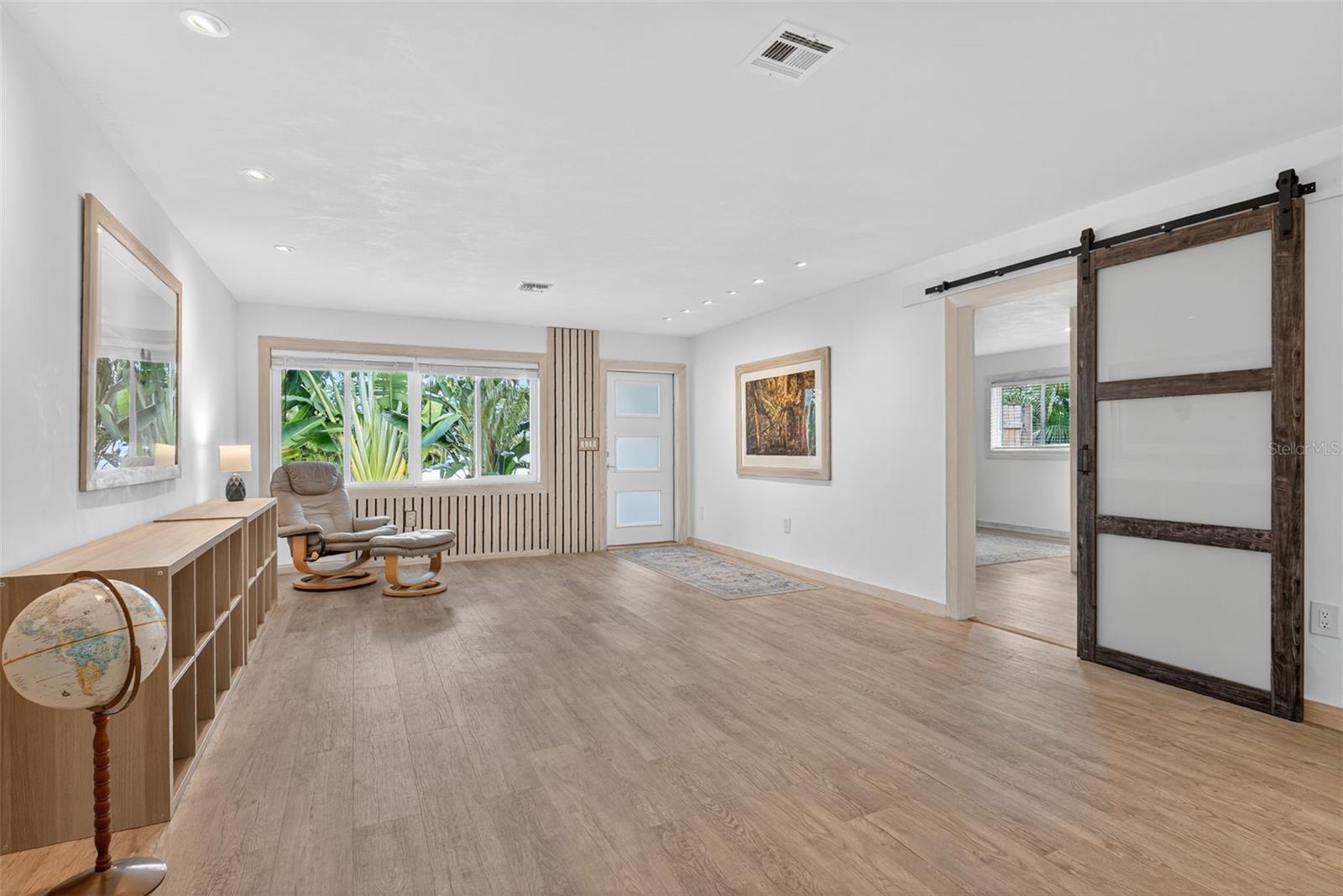 SOUTH GATE - Residential