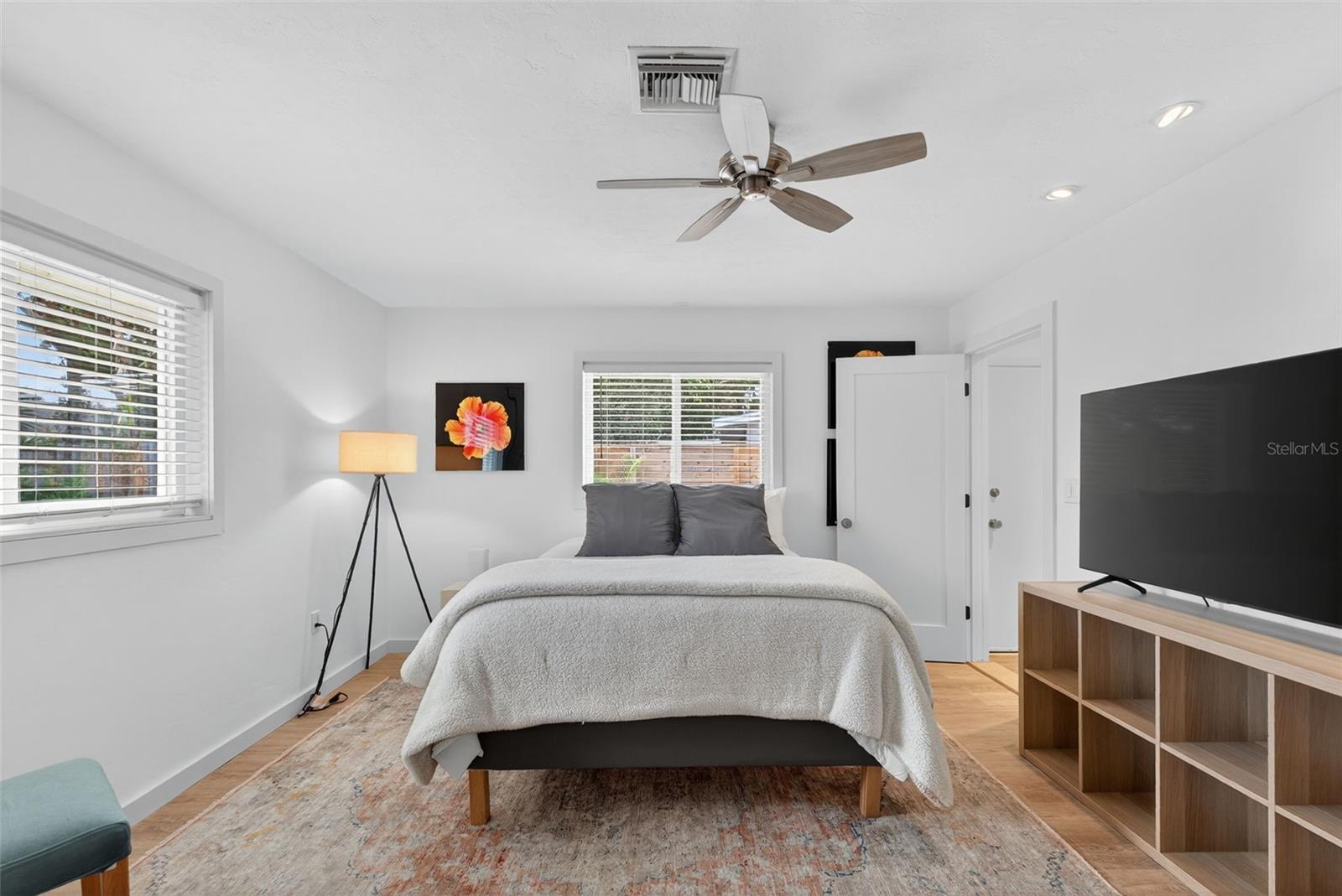 SOUTH GATE - Residential