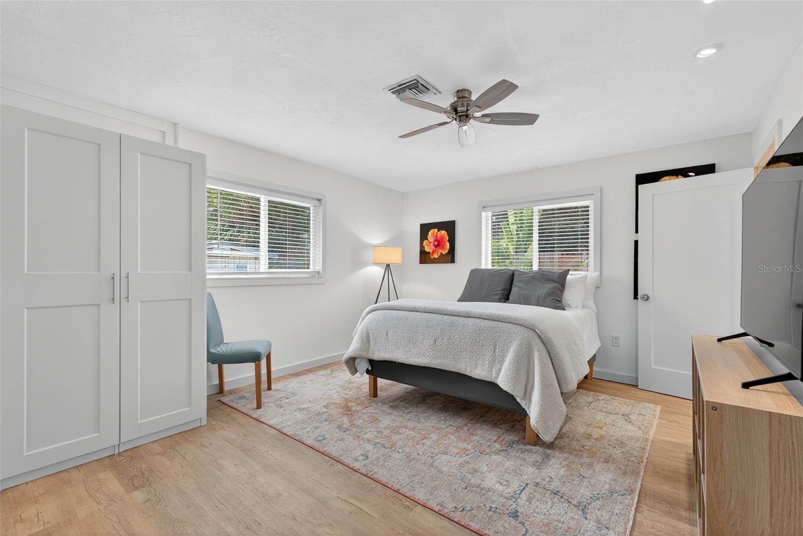 SOUTH GATE - Residential