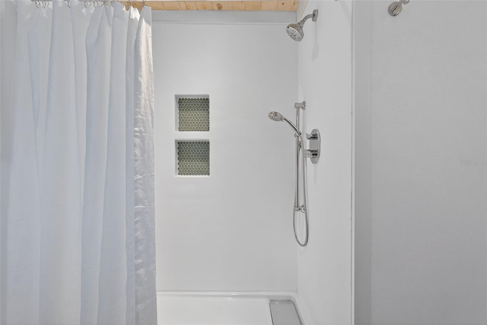 SOUTH GATE - Residential