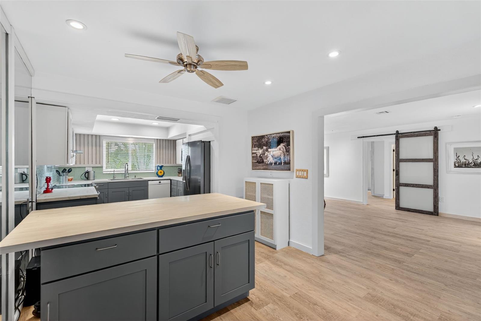 SOUTH GATE - Residential