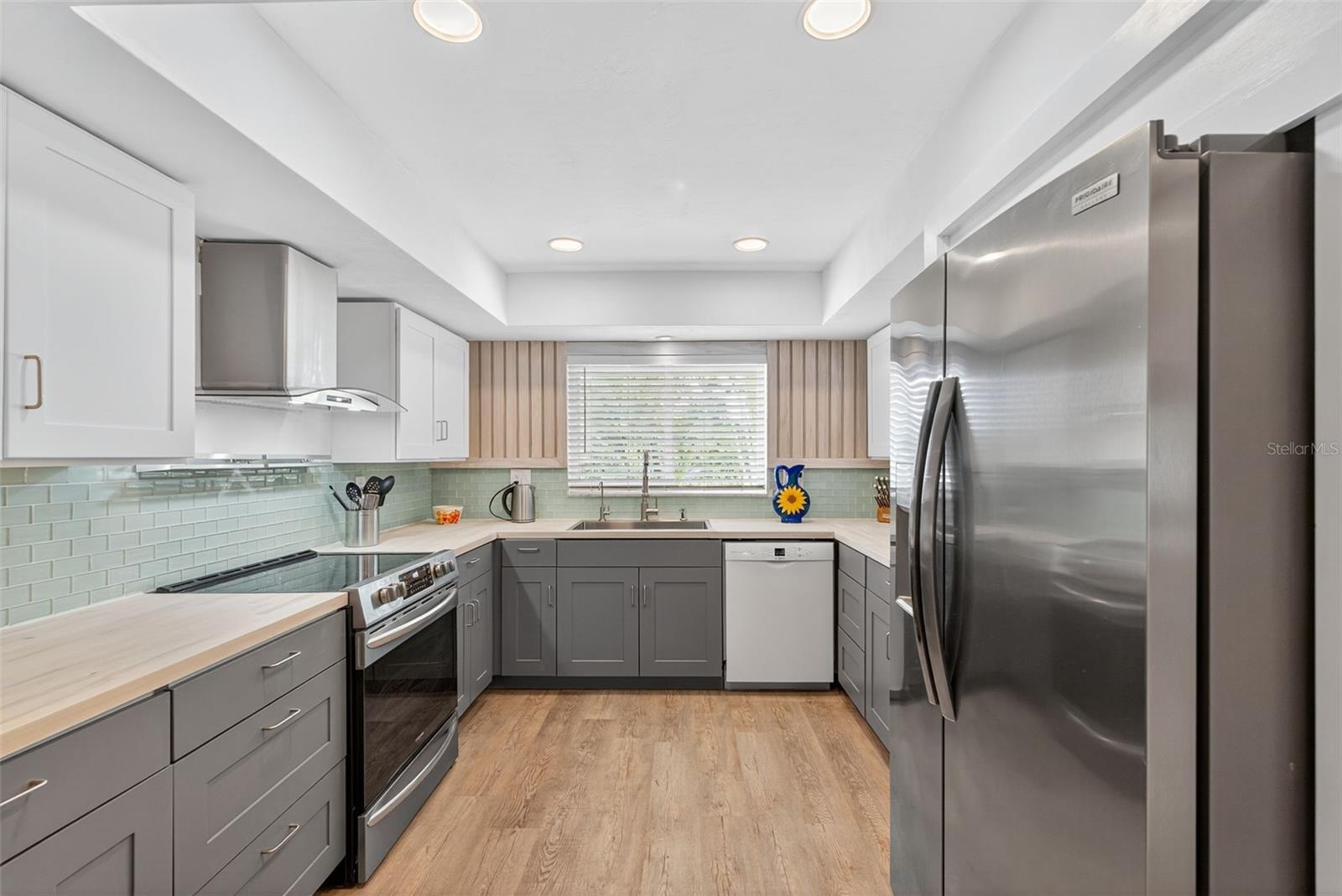 SOUTH GATE - Residential