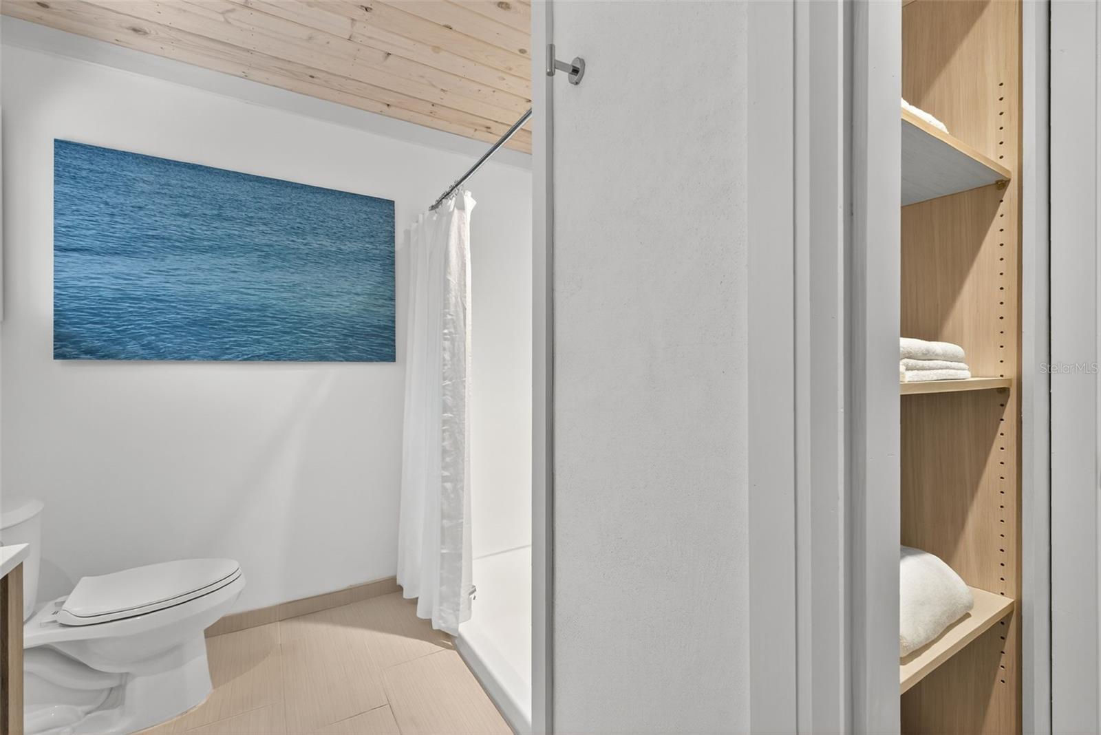 SOUTH GATE - Residential