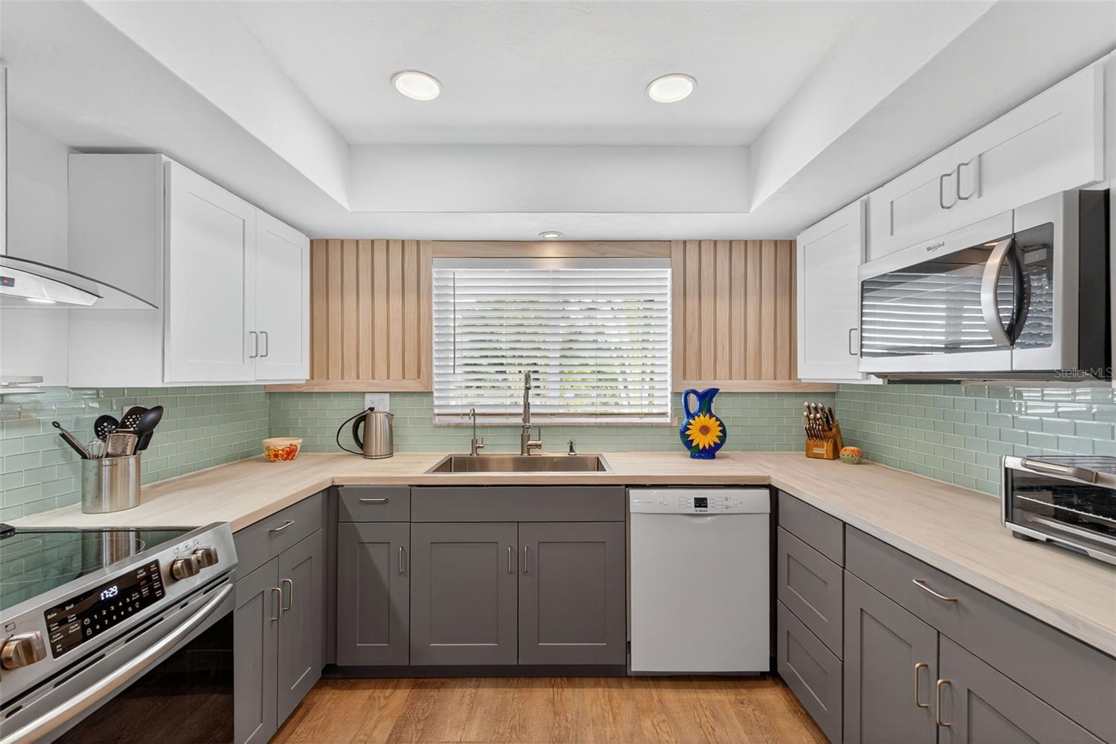 SOUTH GATE - Residential