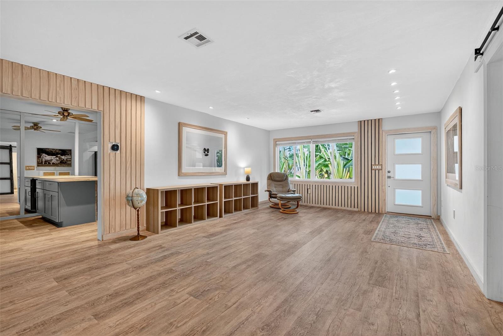 SOUTH GATE - Residential