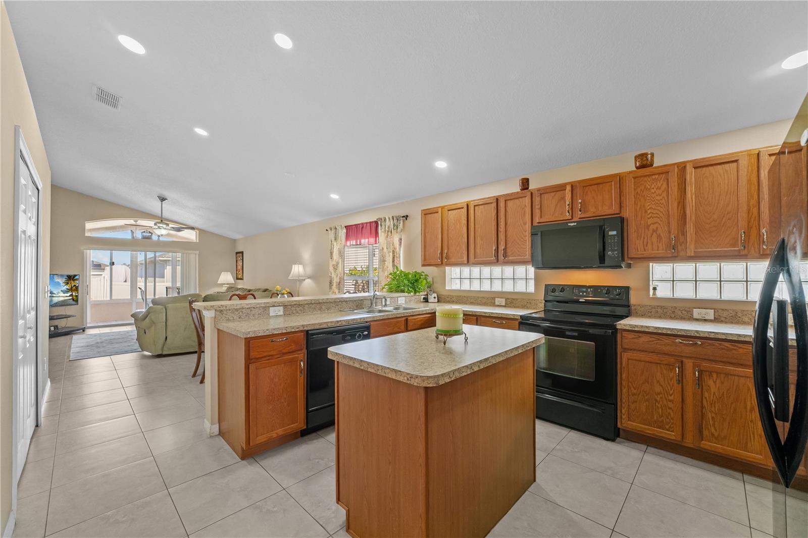 2542 BOBBY LEE LANE