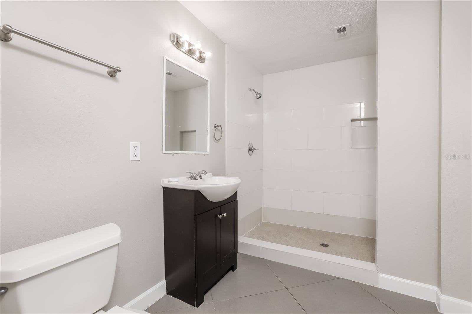 SUMMERFIELD ESTATES - Residential Lease