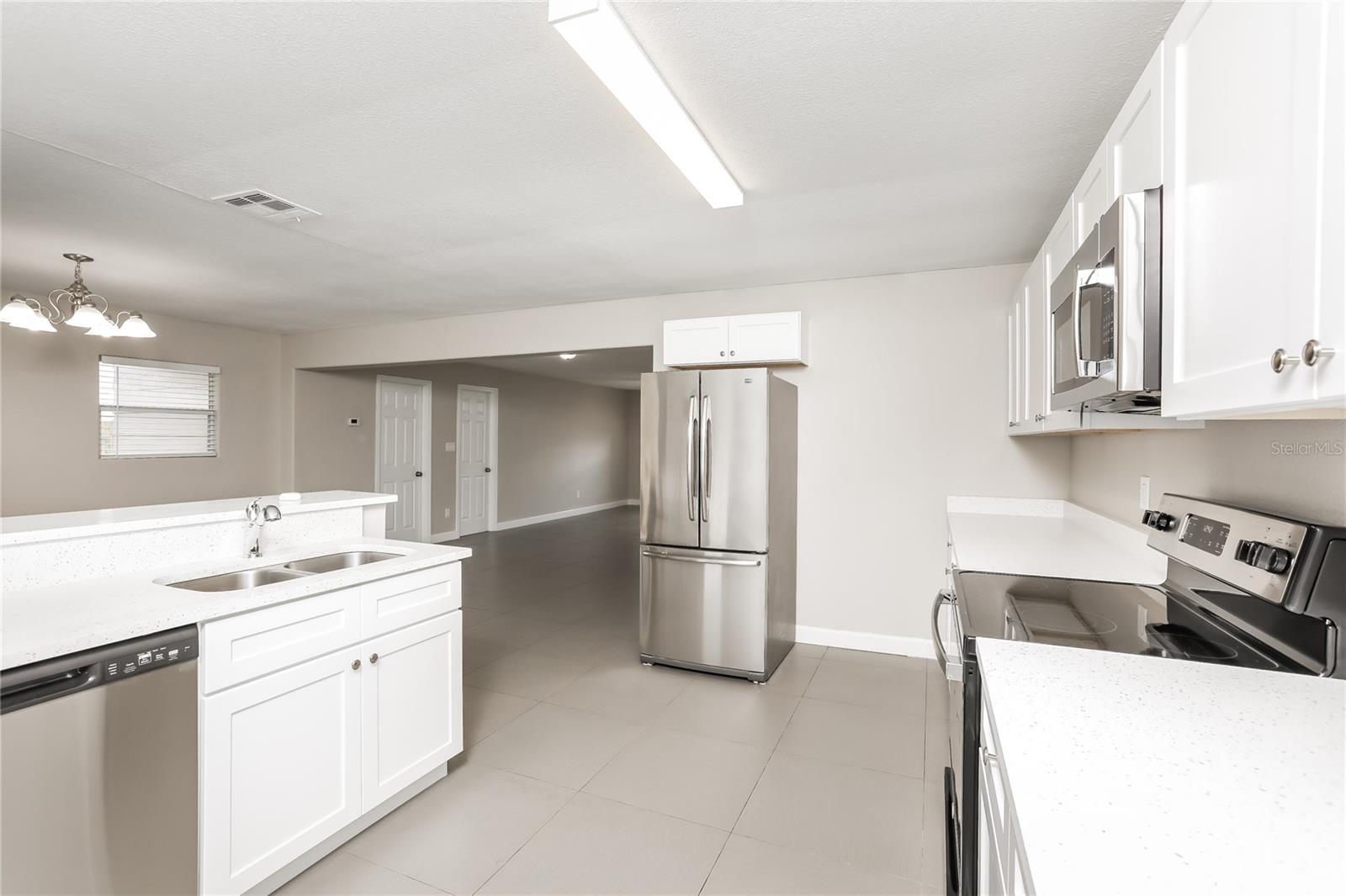 SUMMERFIELD ESTATES - Residential Lease
