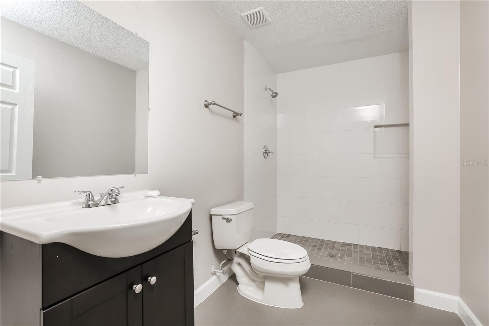 SUMMERFIELD ESTATES - Residential Lease