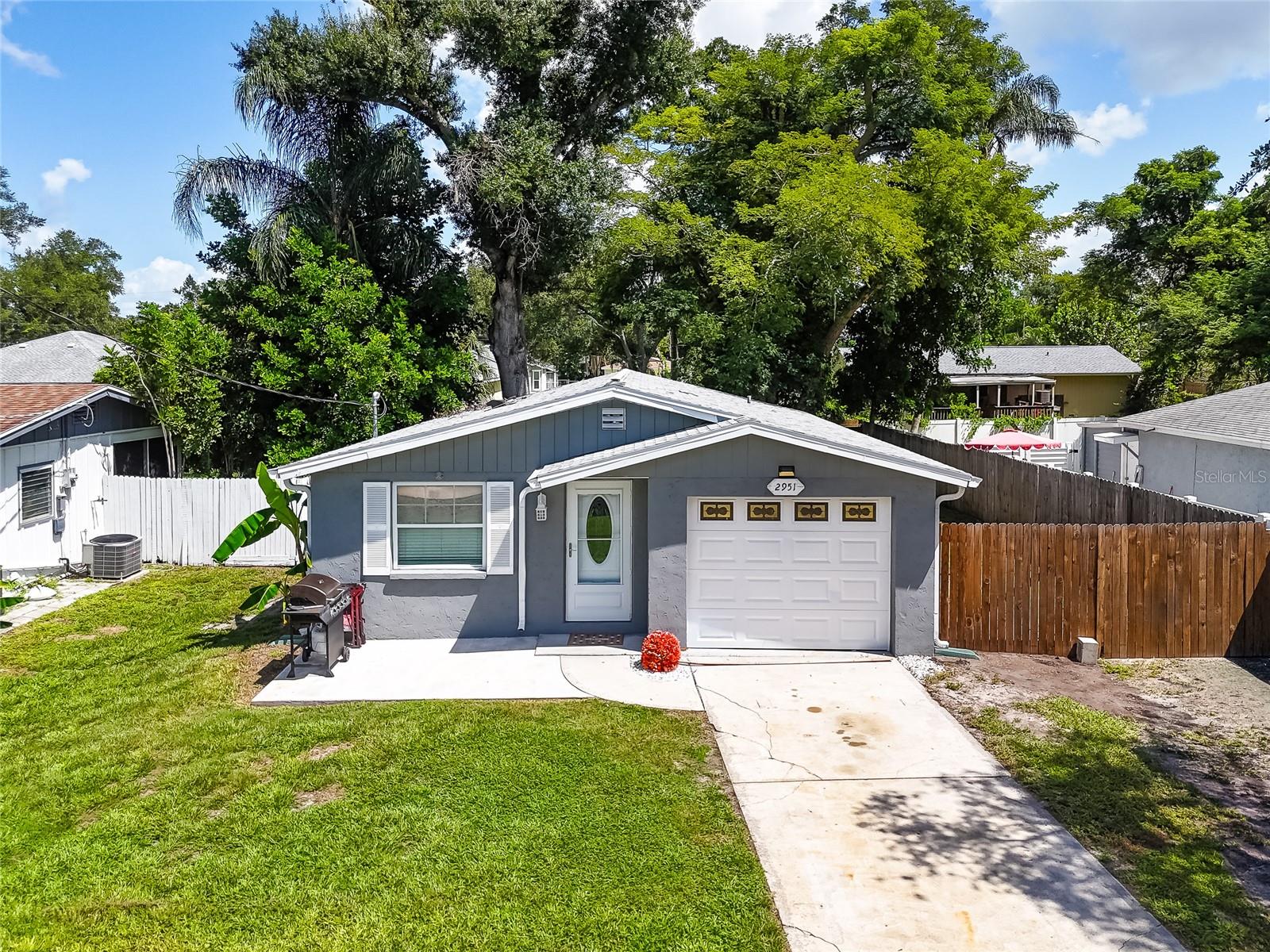 2951 EDGEWOOD LANE