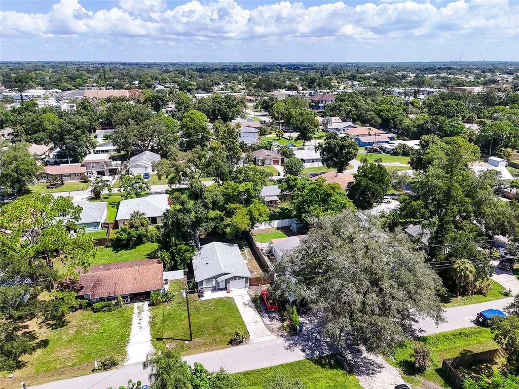 Photo of 2951 Edgewood Lane, Sarasota, FL 34231 (MLS # A4703691)