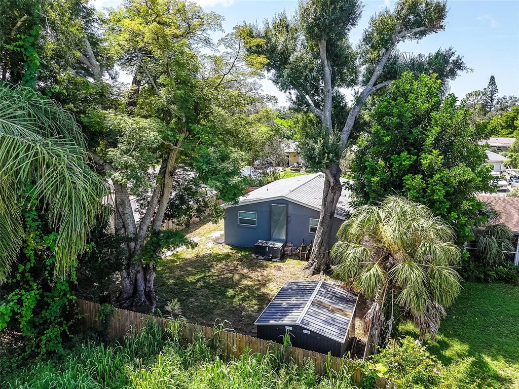 Photo of 2951 Edgewood Lane, Sarasota, FL 34231 (MLS # A4703691)