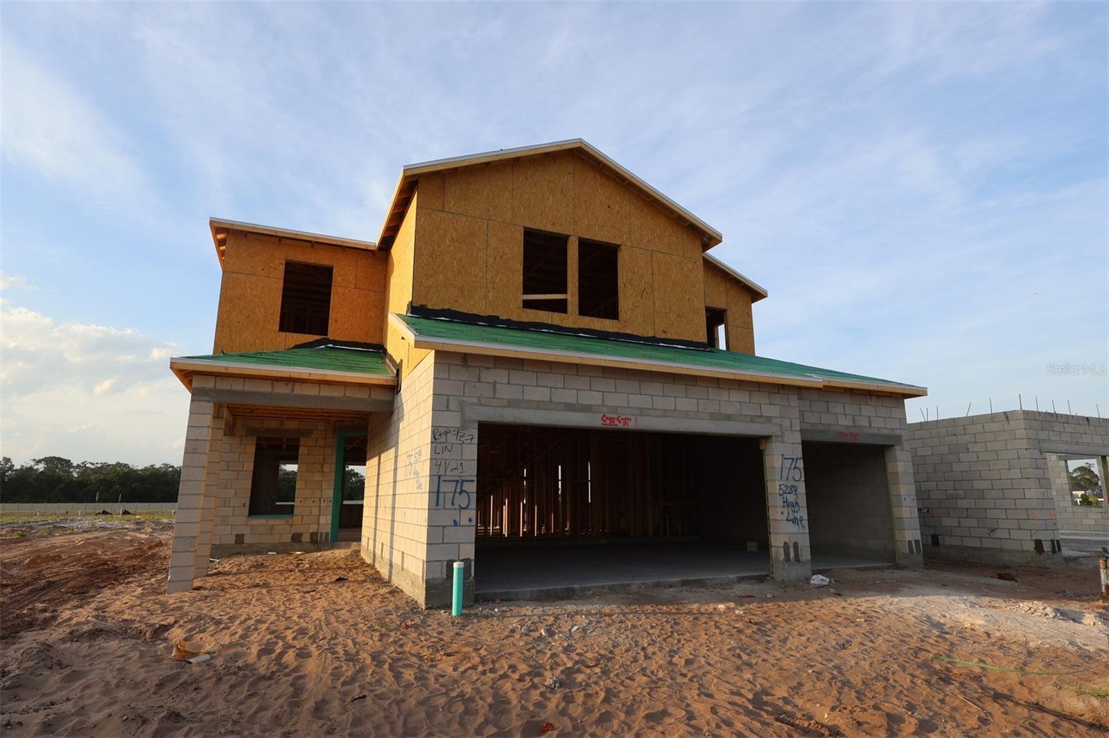 CENTER LAKE ON THE PARK - Residential