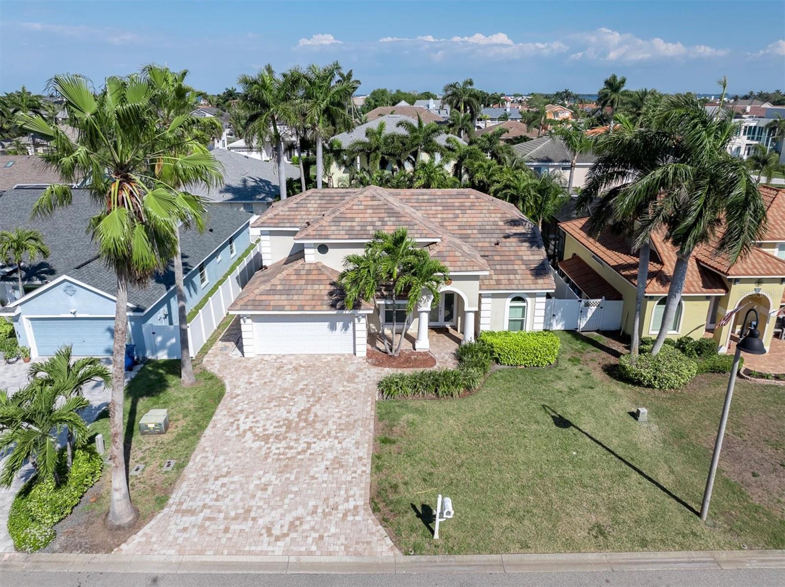 TIERRA VERDE LANDMARK - Residential
