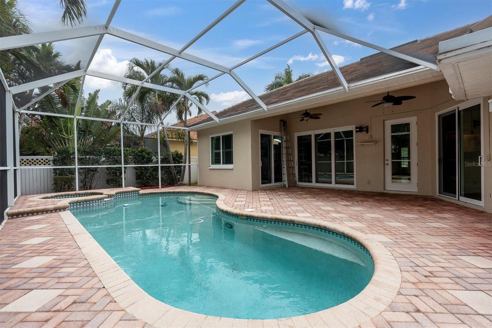 TIERRA VERDE LANDMARK - Residential