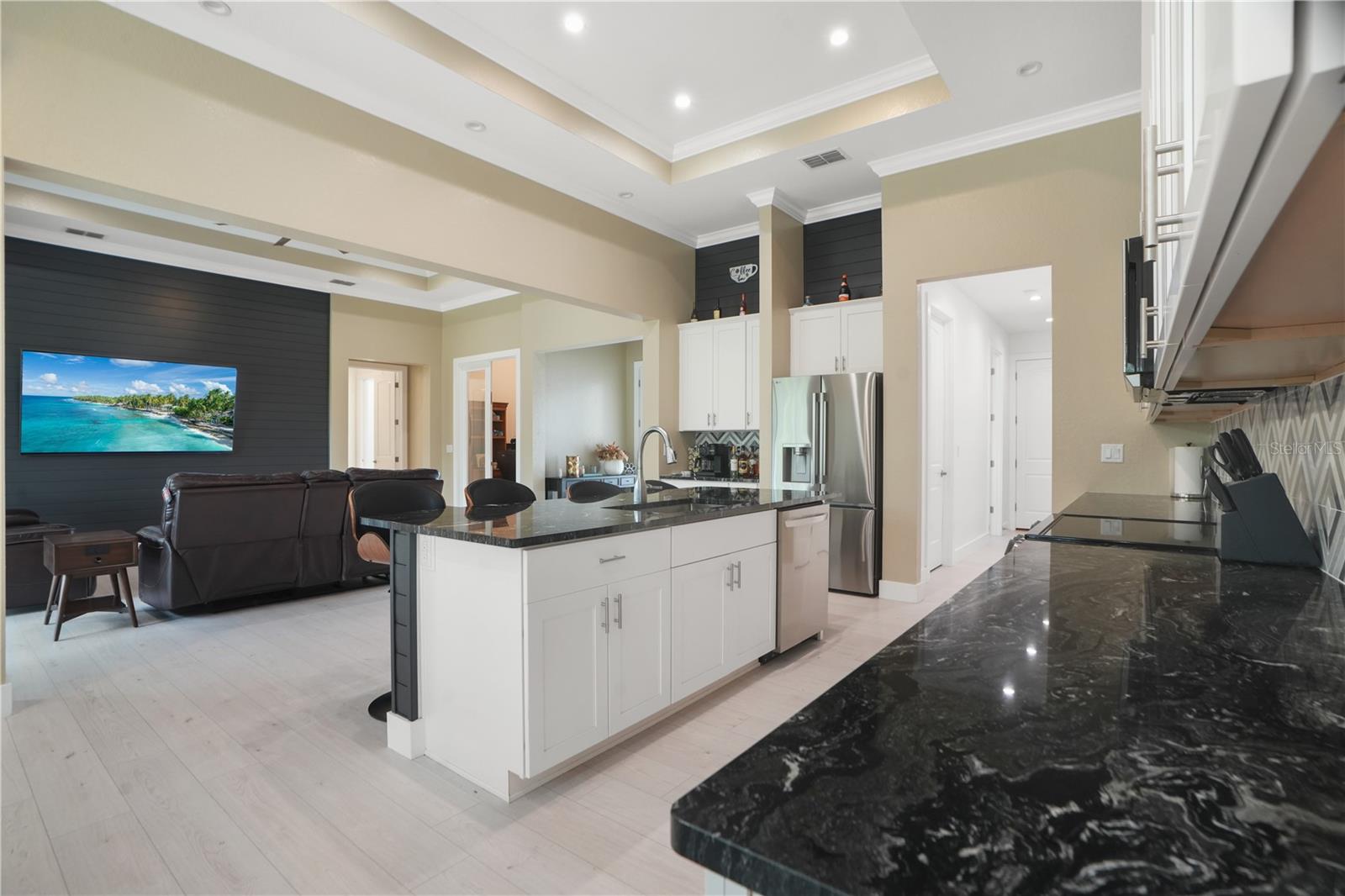 ROYAL HIGHLANDS - Residential