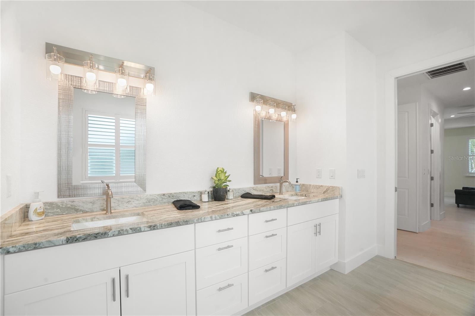 ROYAL HIGHLANDS - Residential