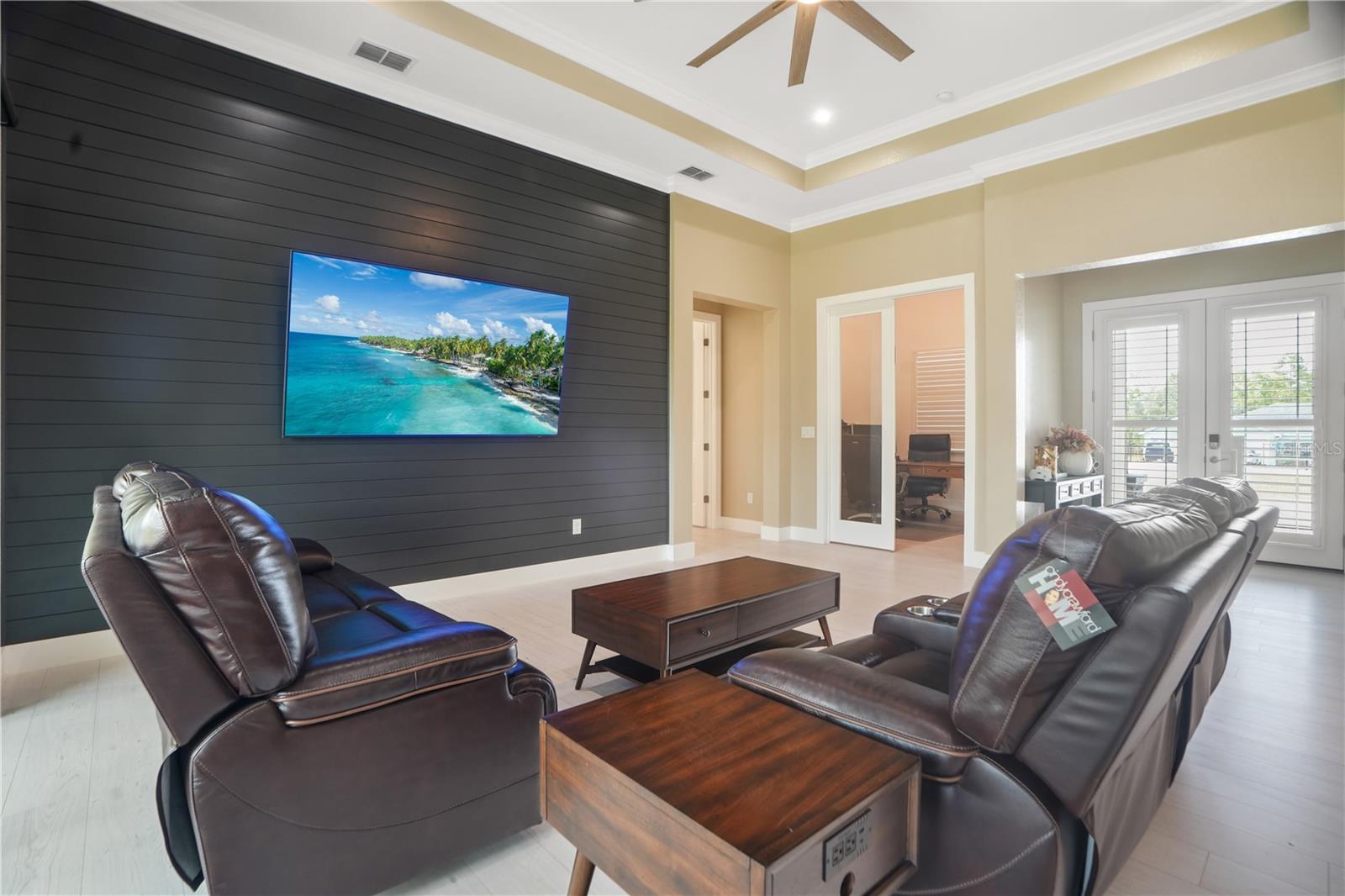 ROYAL HIGHLANDS - Residential