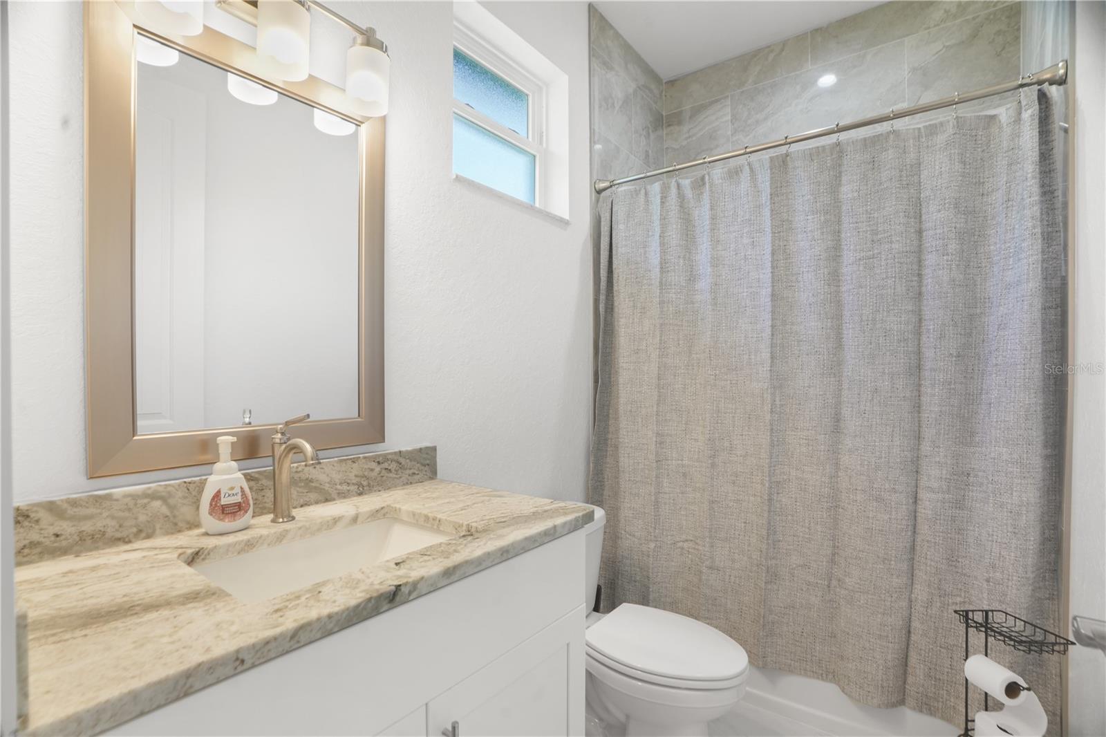 ROYAL HIGHLANDS - Residential