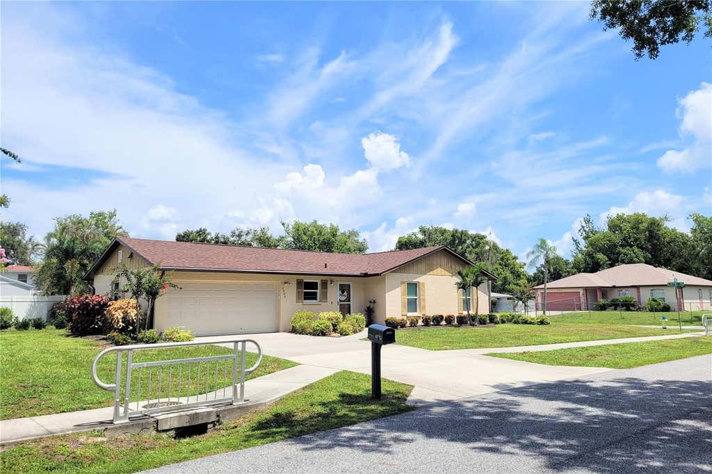 Photo of 3885 47th Street, Sarasota, FL 34235 (MLS # A4703965)