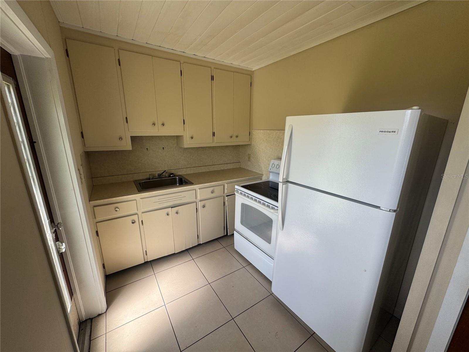 0054 - ENGLEWOOD PLAT OF - Residential Lease