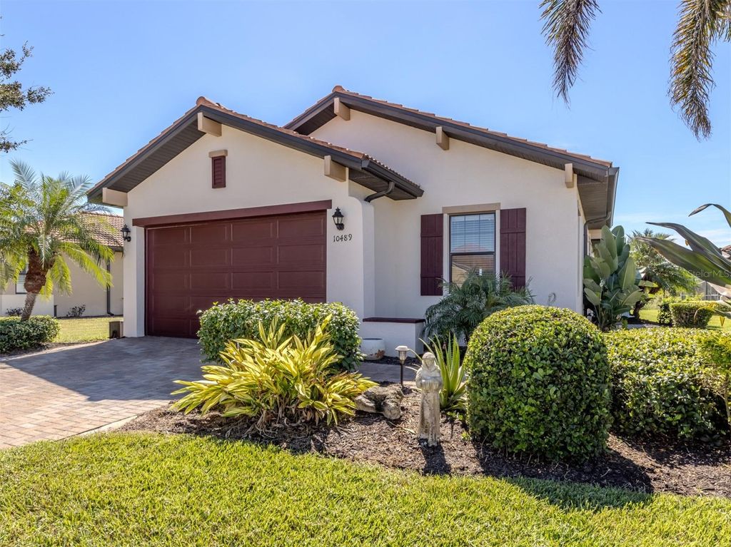 Photo of 10489 Crooked Creek Drive, Venice, FL 34293 (MLS # N6141058)