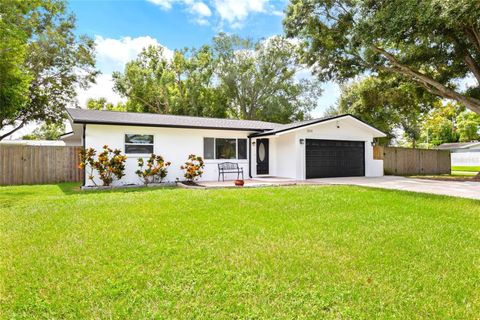 Photo of 3000 Roberta Street, Largo, FL 33771 (MLS # TB8428941) Photo of 3000 Roberta Street, Largo, FL 33771 (MLS # TB8428941)