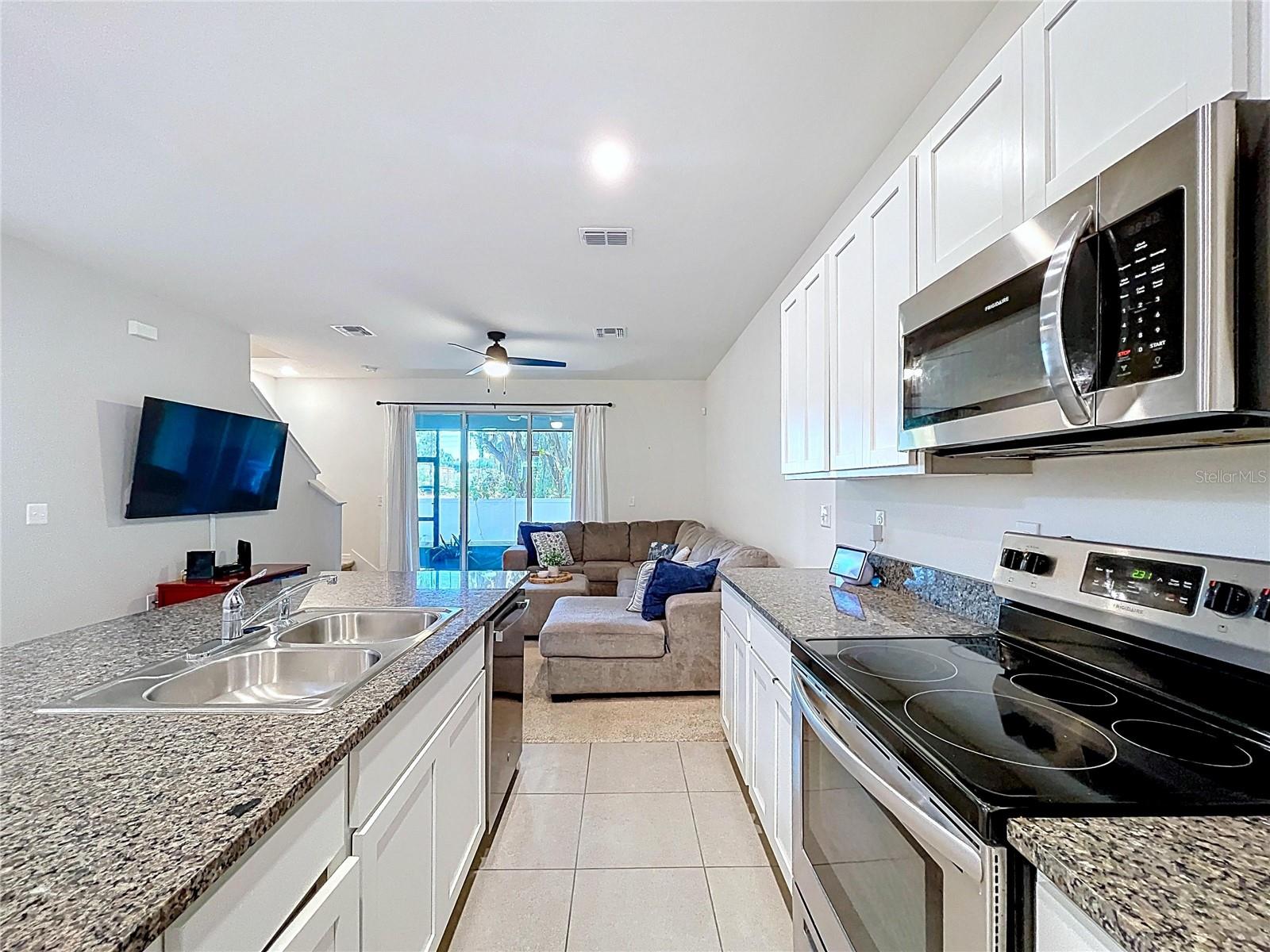 DISTRICT/BLOOMINGDALE - Residential