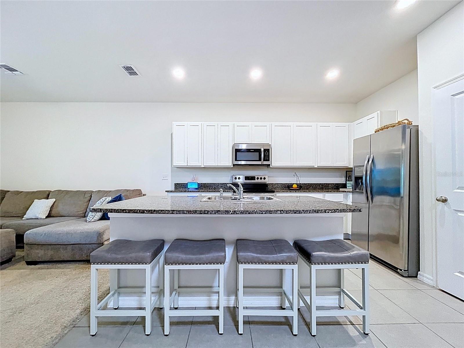 DISTRICT/BLOOMINGDALE - Residential