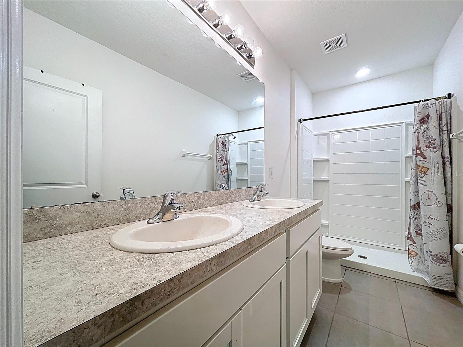 DISTRICT/BLOOMINGDALE - Residential