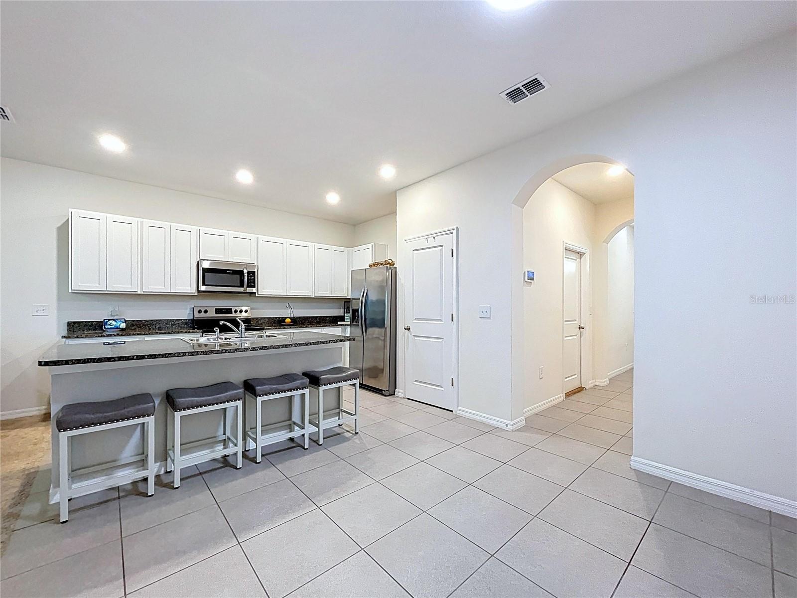 DISTRICT/BLOOMINGDALE - Residential