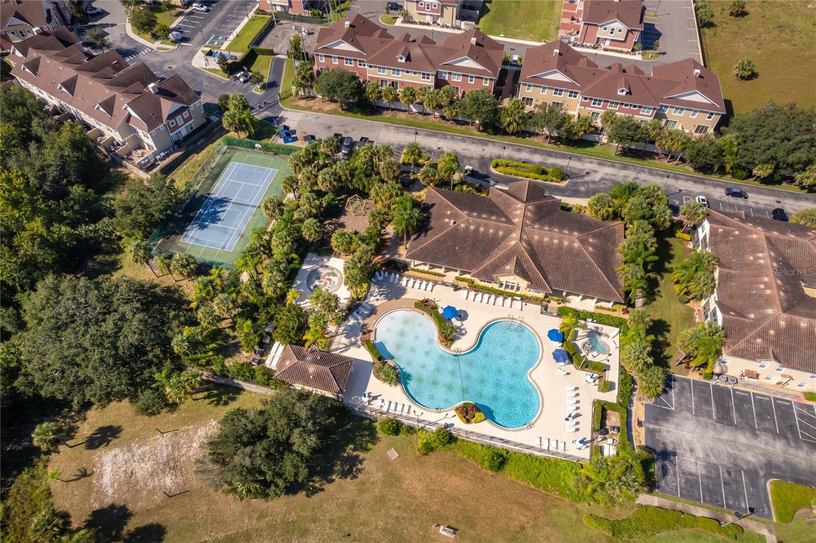OAKWATER CONDO PH 15-19 - Residential