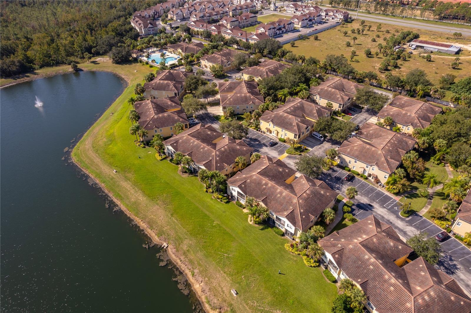 OAKWATER CONDO PH 15-19 - Residential