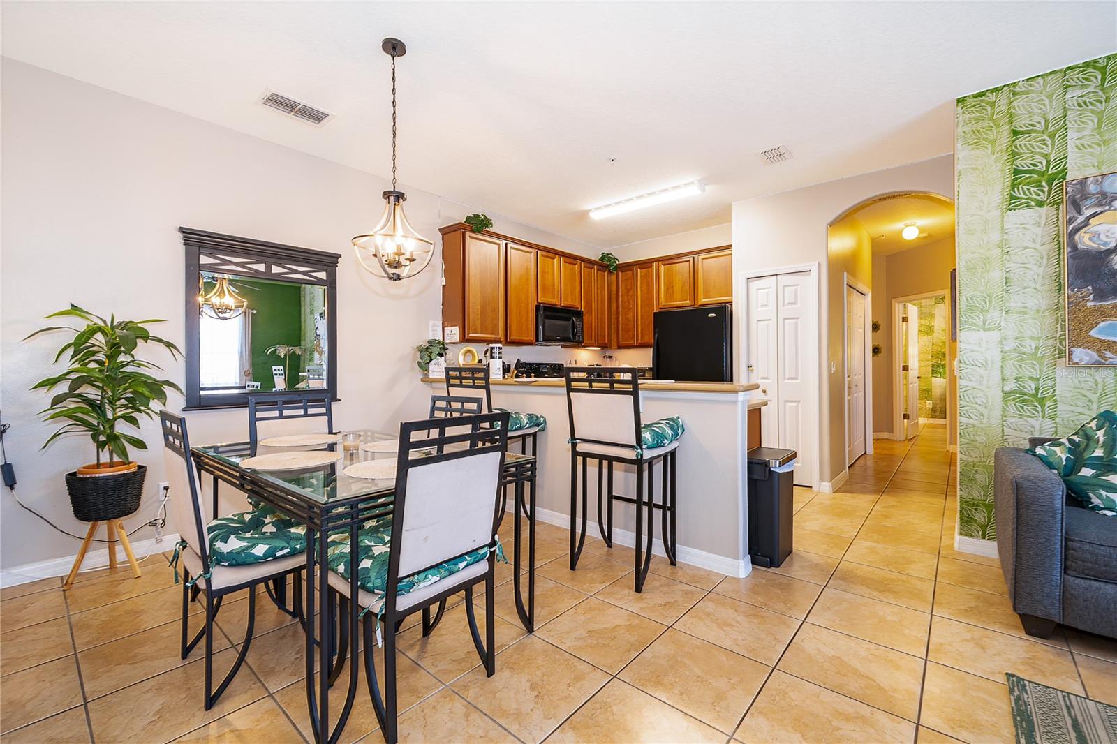 OAKWATER CONDO PH 15-19 - Residential