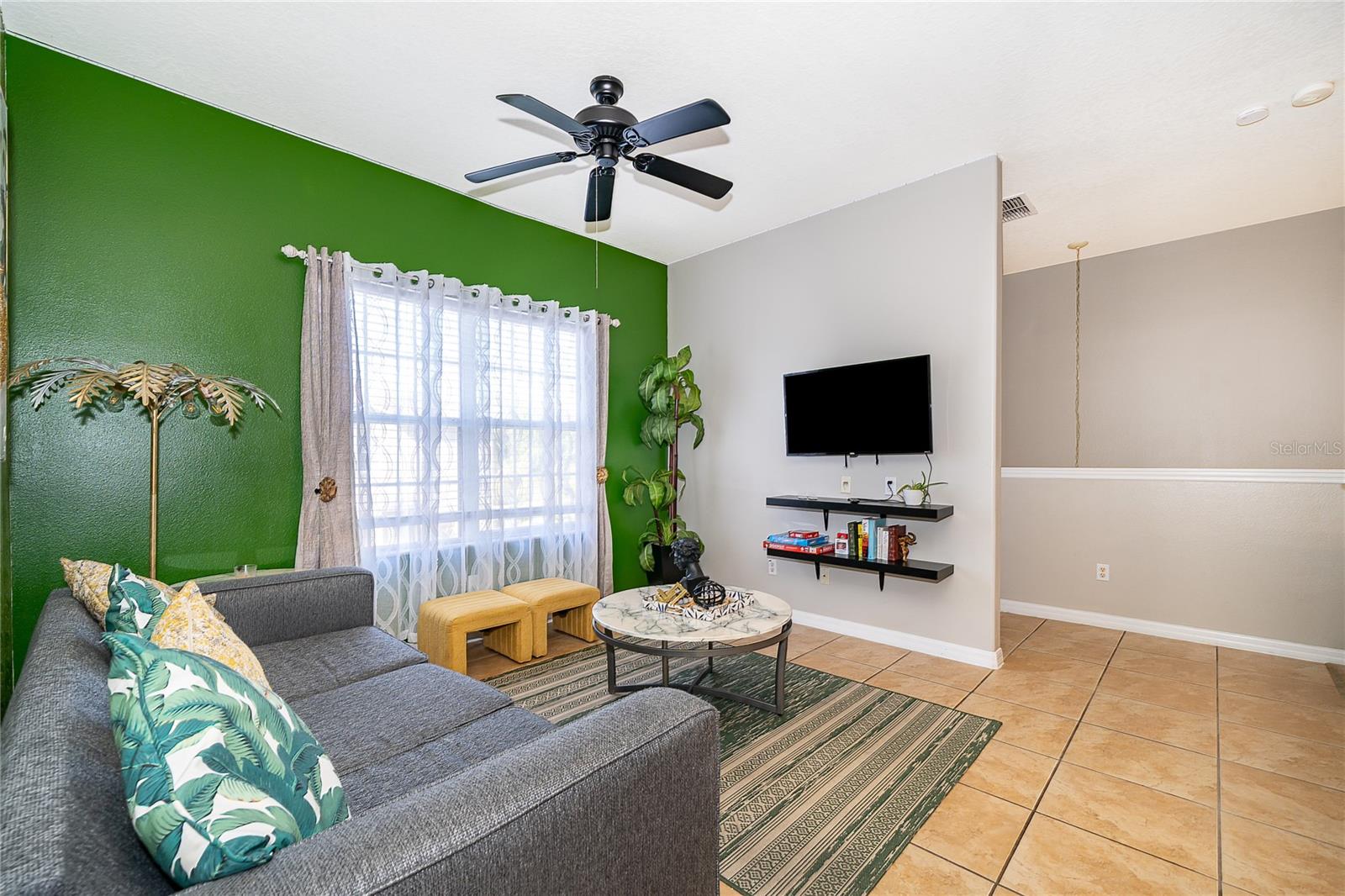 OAKWATER CONDO PH 15-19 - Residential