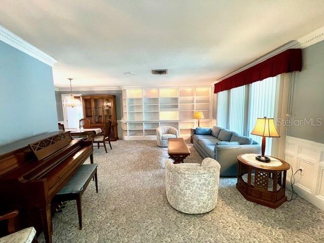 924 HIGHVIEW DRIVE