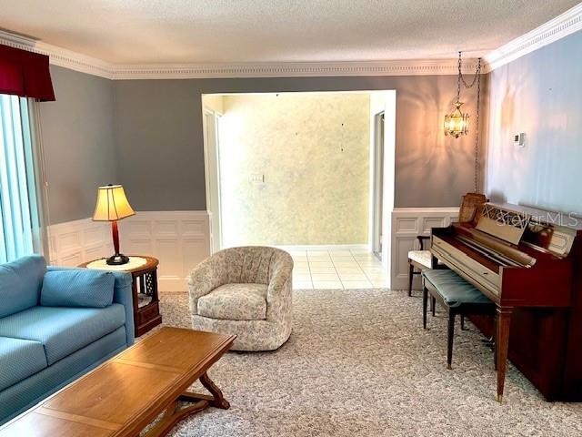 924 HIGHVIEW DRIVE