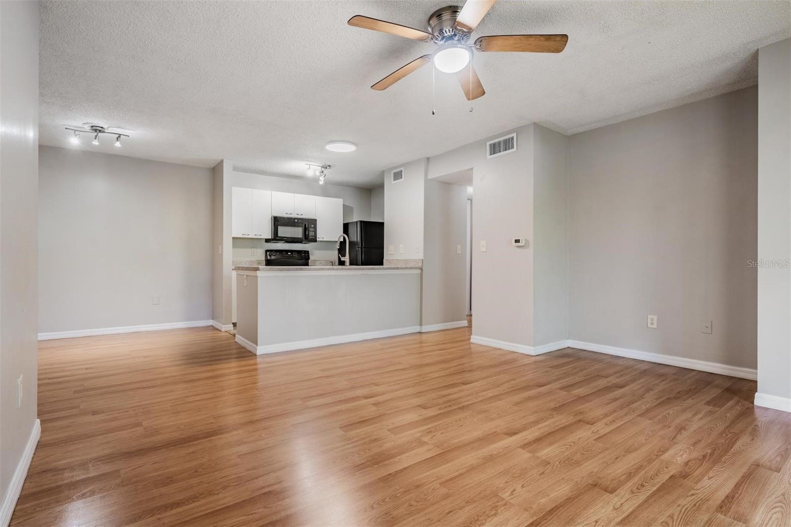 THE LANDINGS OF TAMPA A CONDOM - Residential