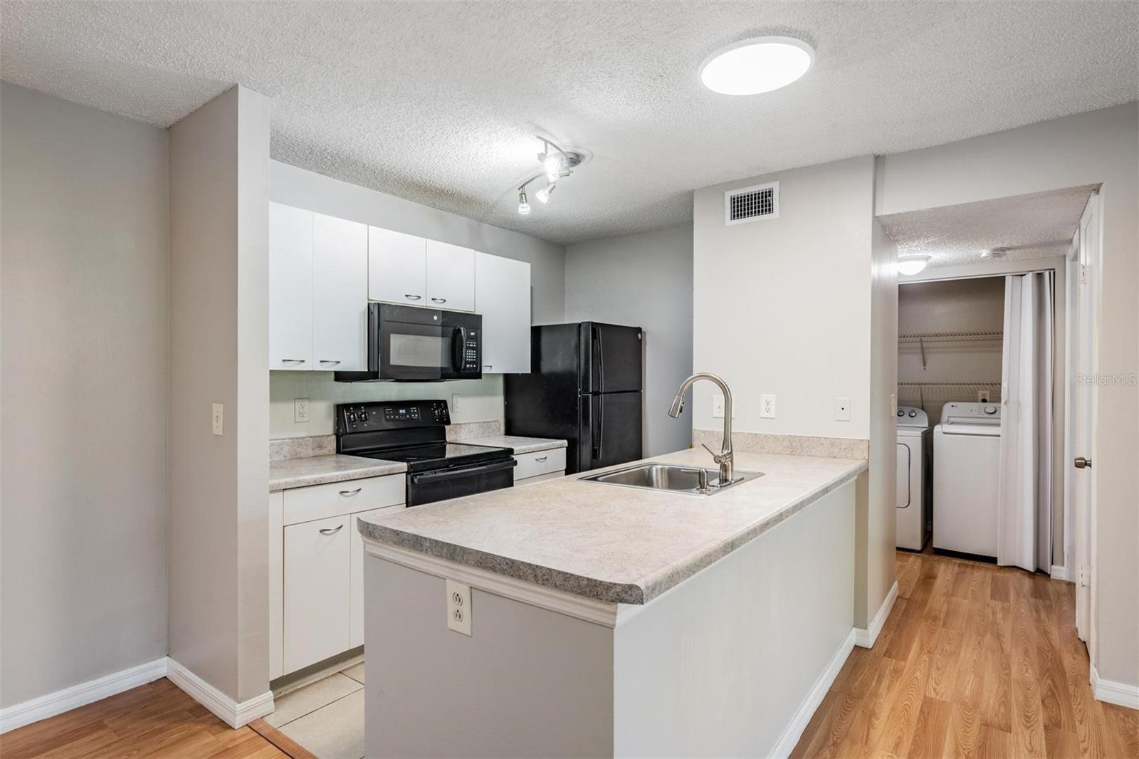 THE LANDINGS OF TAMPA A CONDOM - Residential