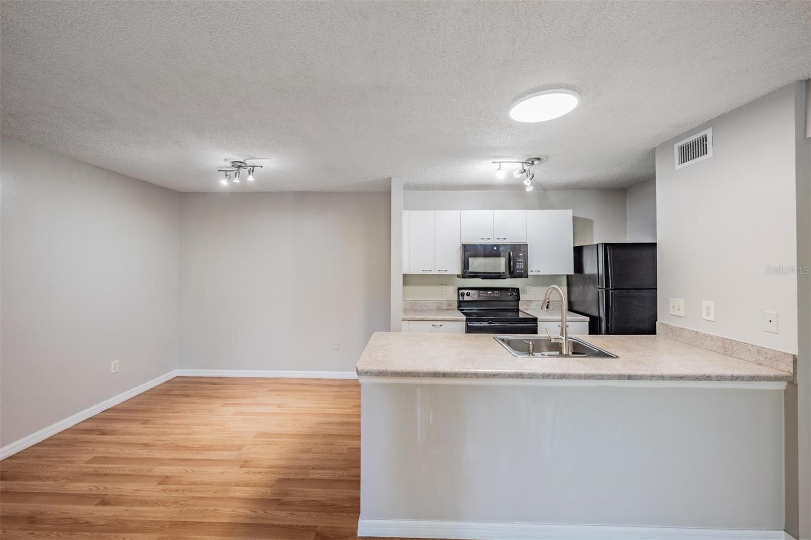 THE LANDINGS OF TAMPA A CONDOM - Residential