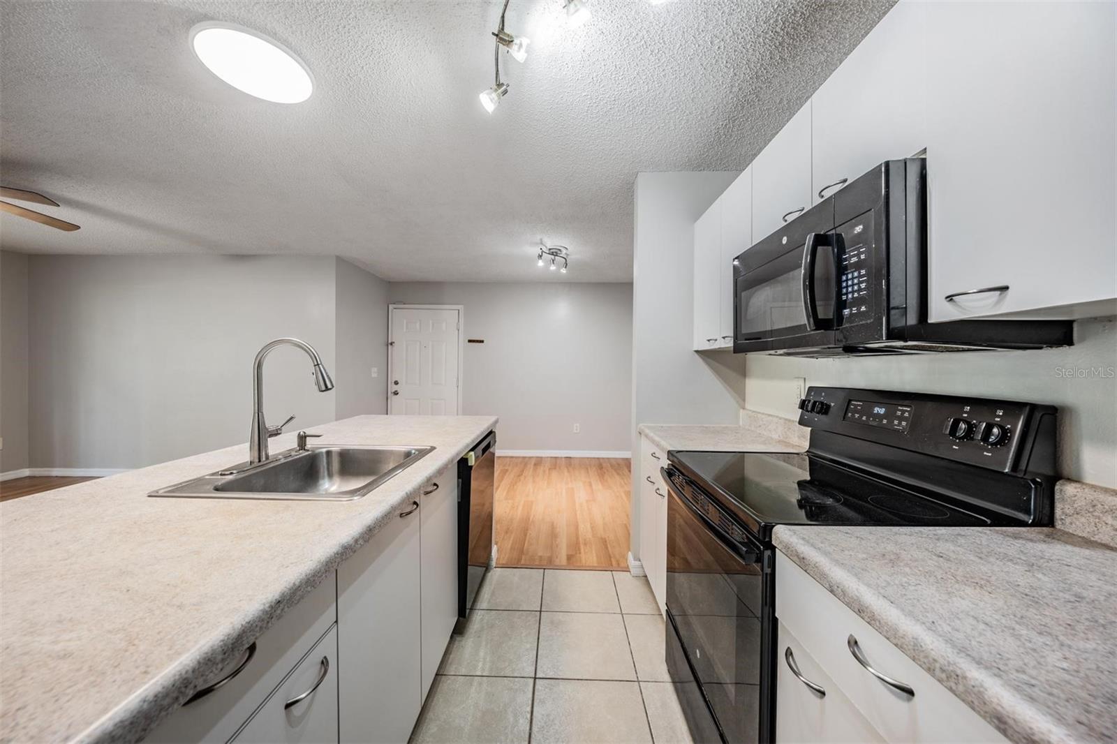 THE LANDINGS OF TAMPA A CONDOM - Residential