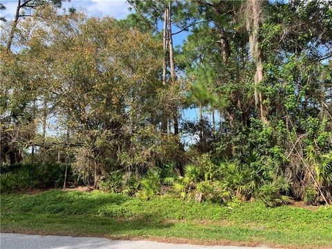 A home in PORT CHARLOTTE