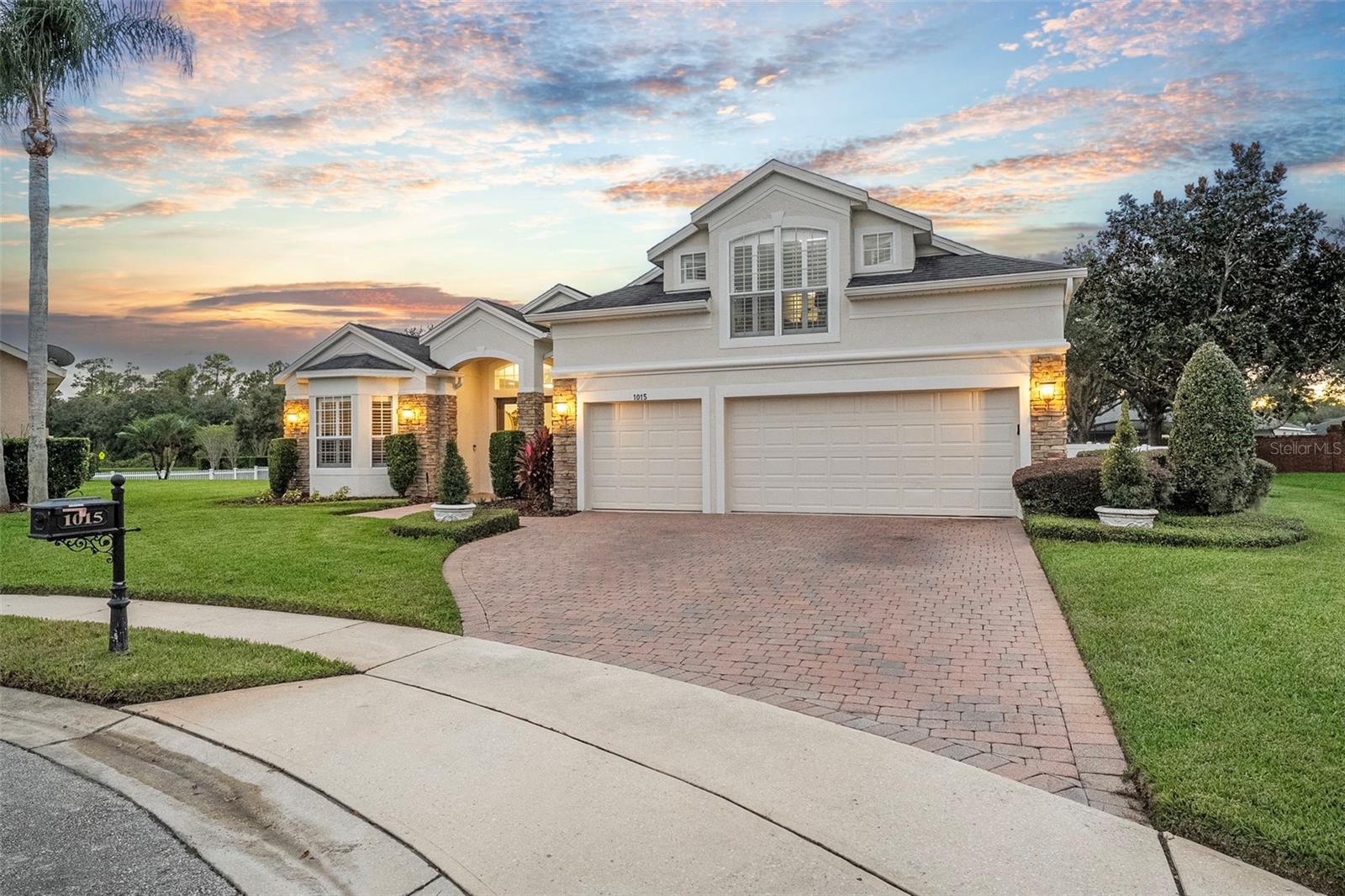 1015 PARASOL PLACE