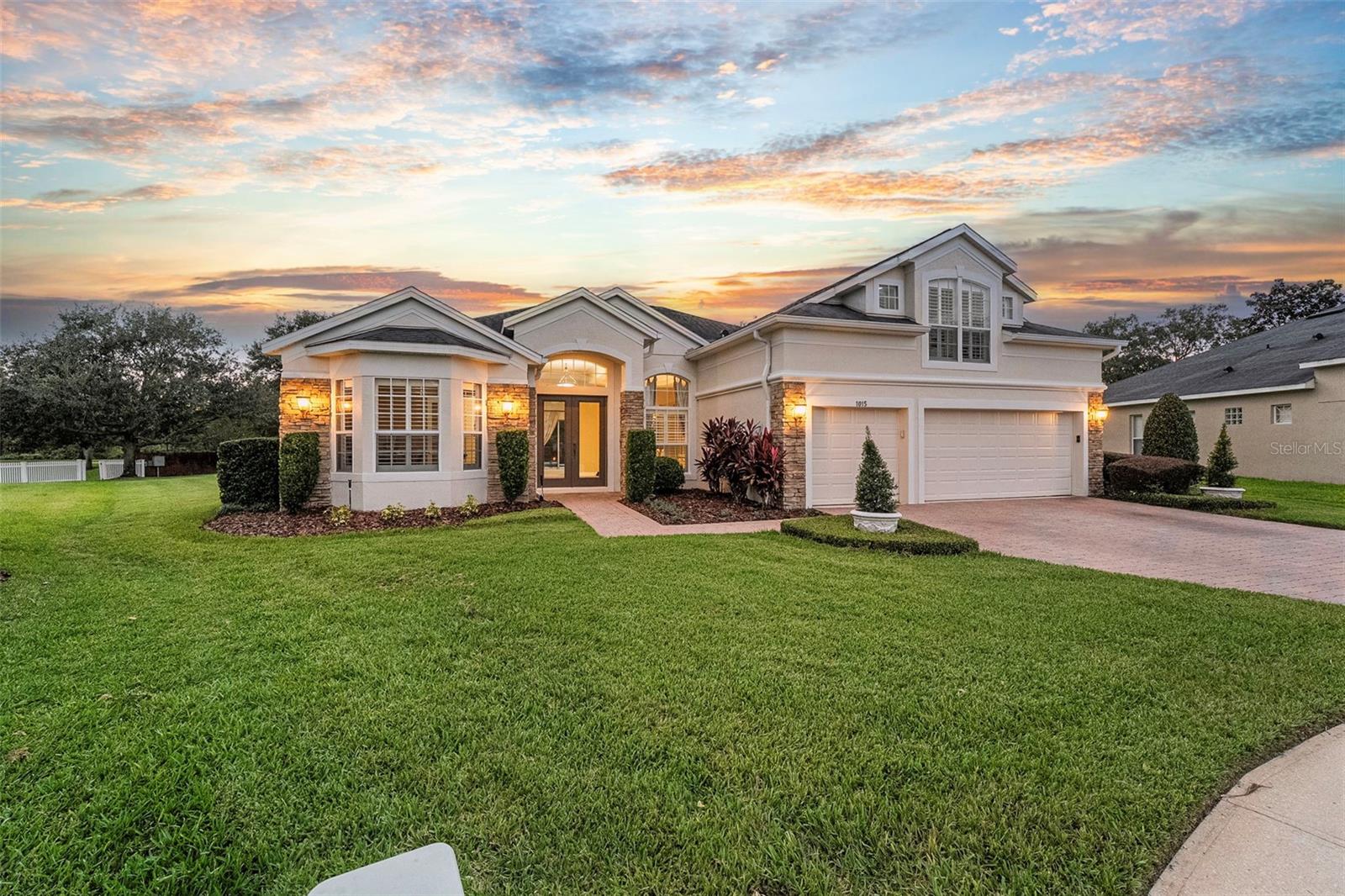 1015 PARASOL PLACE