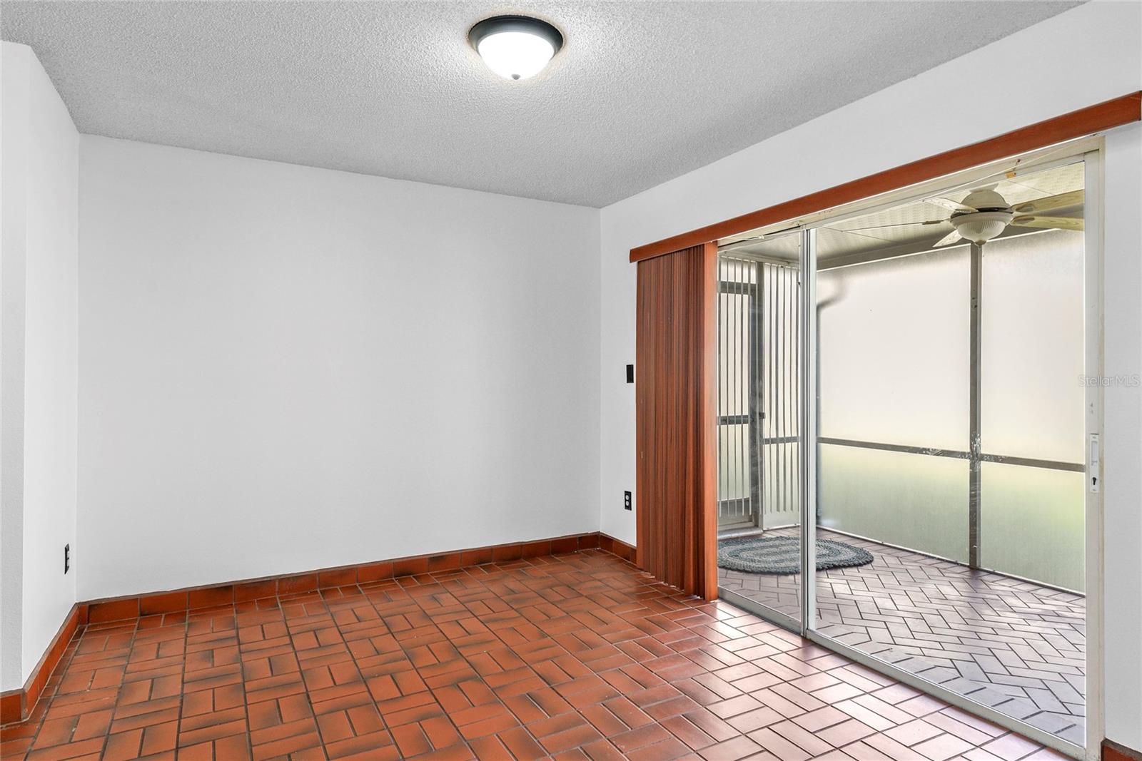 LAKEVIEW VILLAGE CONDO 10 - Residential