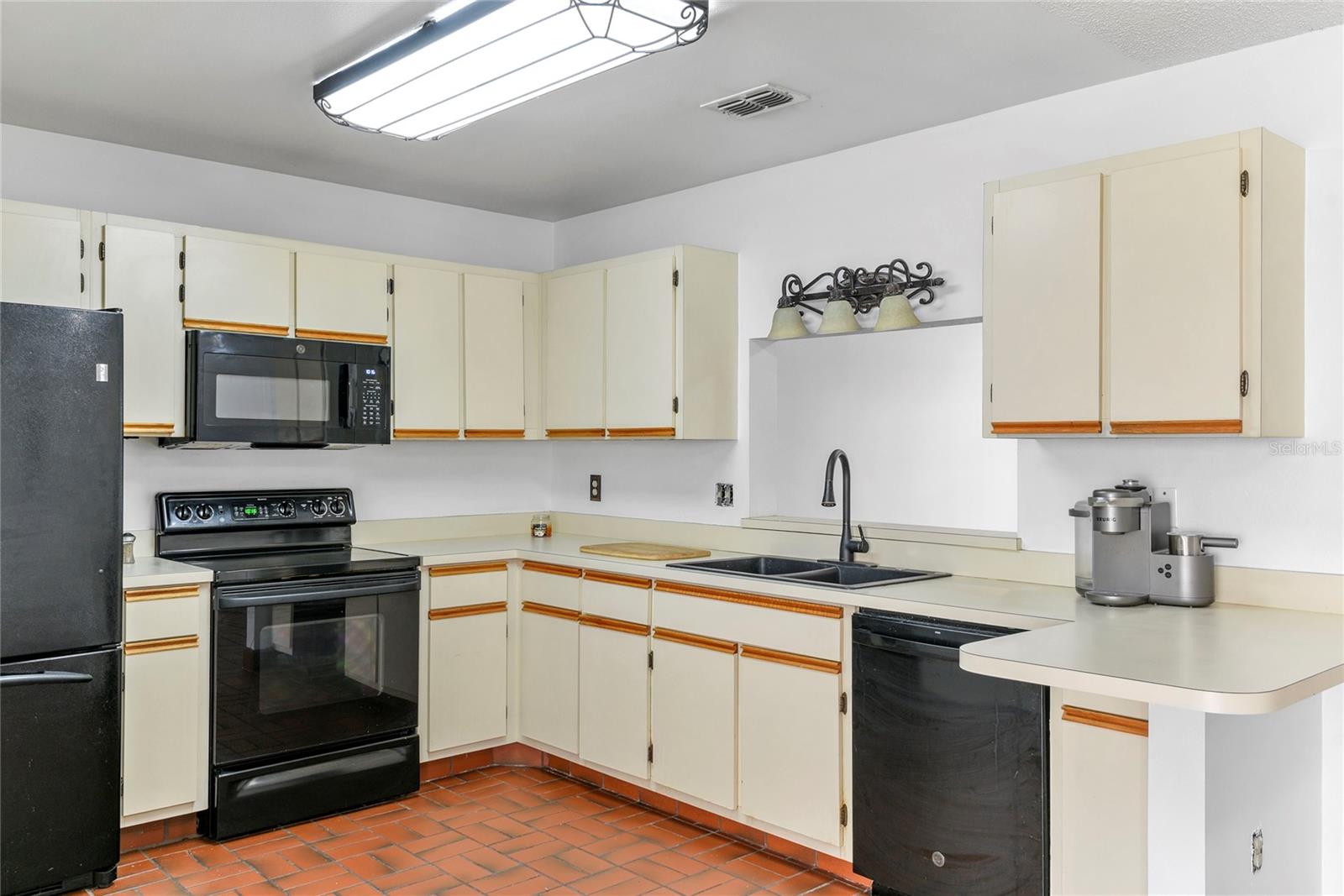 LAKEVIEW VILLAGE CONDO 10 - Residential