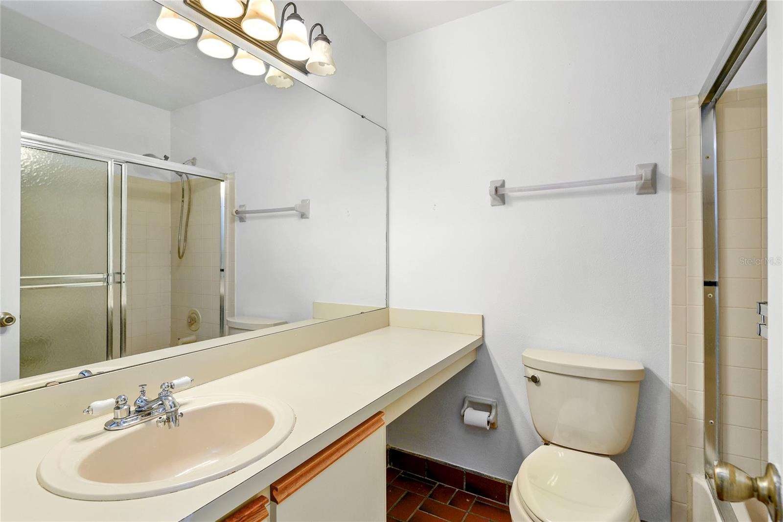 LAKEVIEW VILLAGE CONDO 10 - Residential