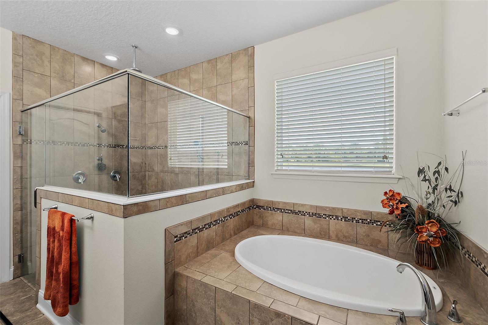 EAGLE LAKES - Residential